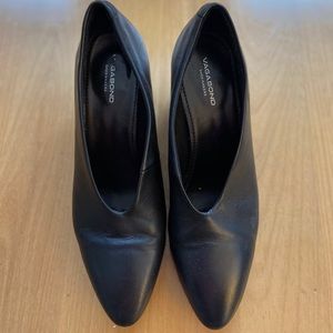 Vagabond Olivia Heels in Black. US 6/EU 36